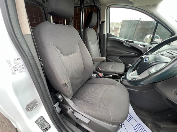 Used Ford Transit Courier 2015 for sale - 76176117: Photo 19