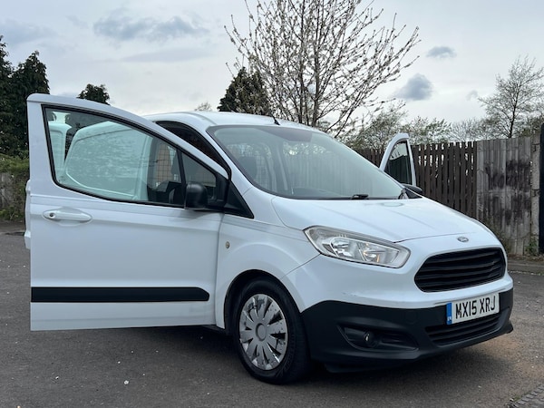 Used Ford Transit Courier 2015 for sale - 76176117: Photo 20