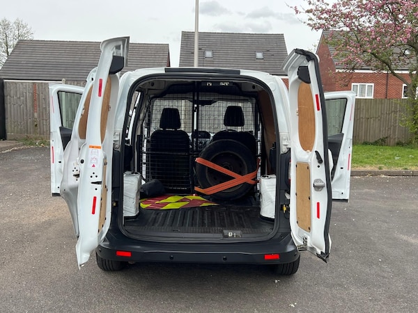 Used Ford Transit Courier 2015 for sale - 76176117: Photo 27