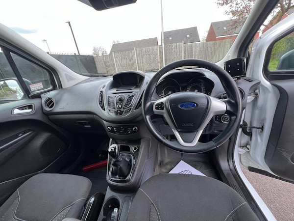 Used Ford Transit Courier 2015 for sale - 76176117: Photo 30