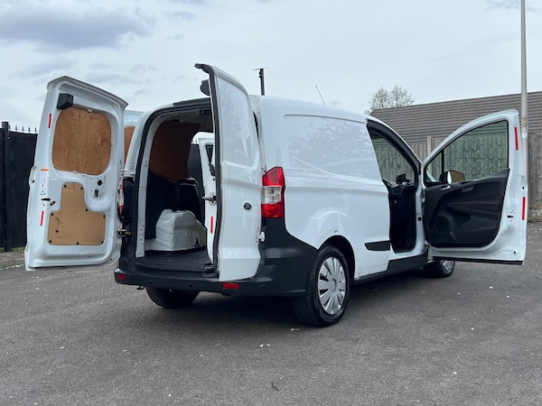 Used Ford Transit Courier 2015 for sale - 76176117: Photo 31