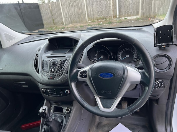 Used Ford Transit Courier 2015 for sale - 76176117: Photo 33