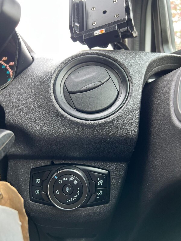 Used Ford Transit Courier 2015 for sale - 76176117: Photo 40