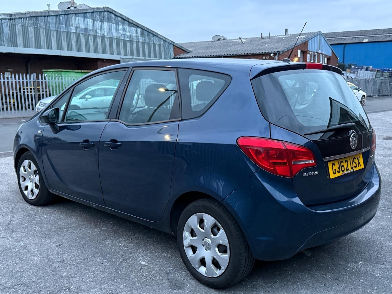 Used Vauxhall Meriva 2012 for sale - 76306134: Photo 2