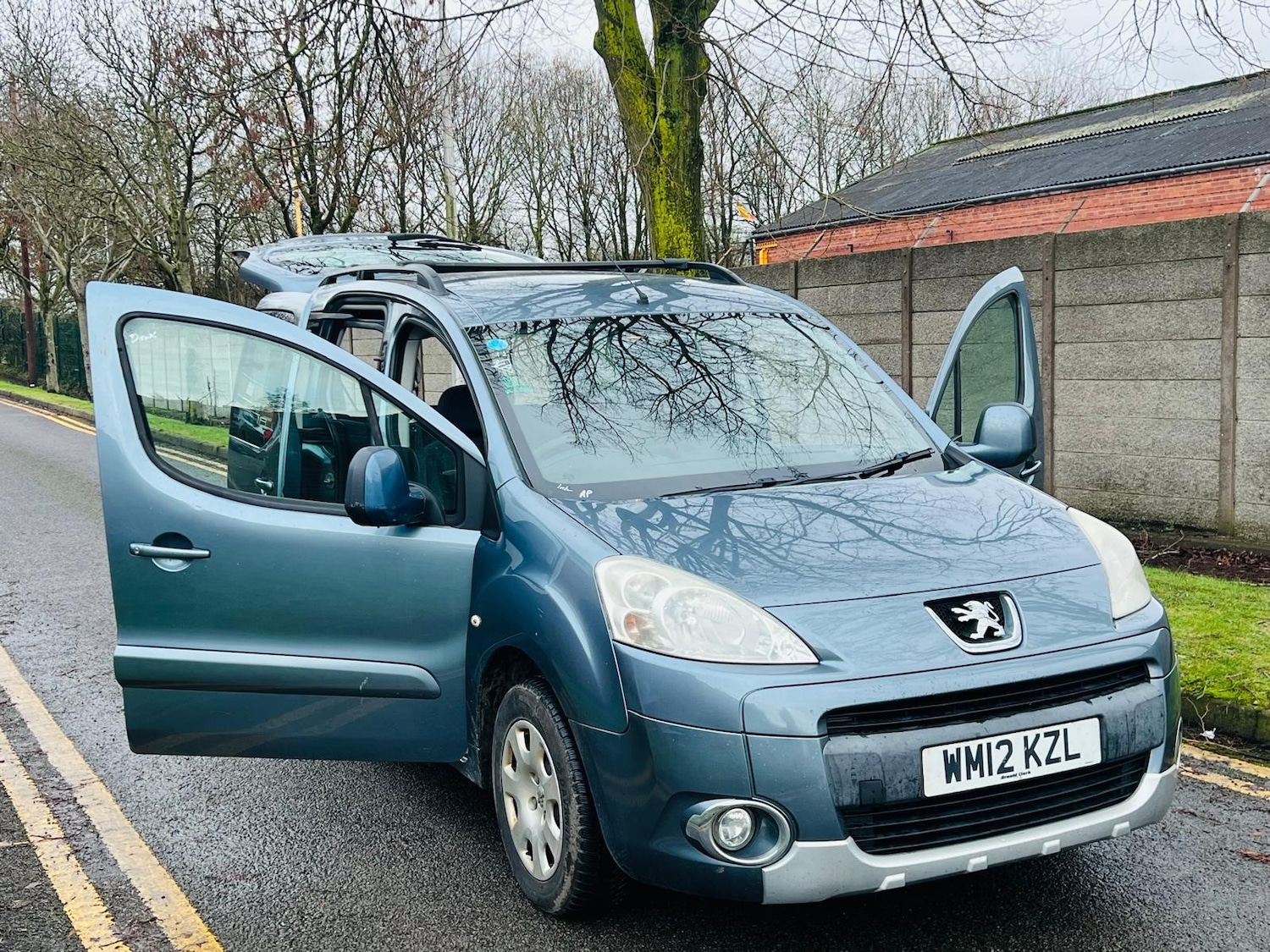 Used Peugeot Partner Tepee 2012 for sale - 77332192: Photo 16