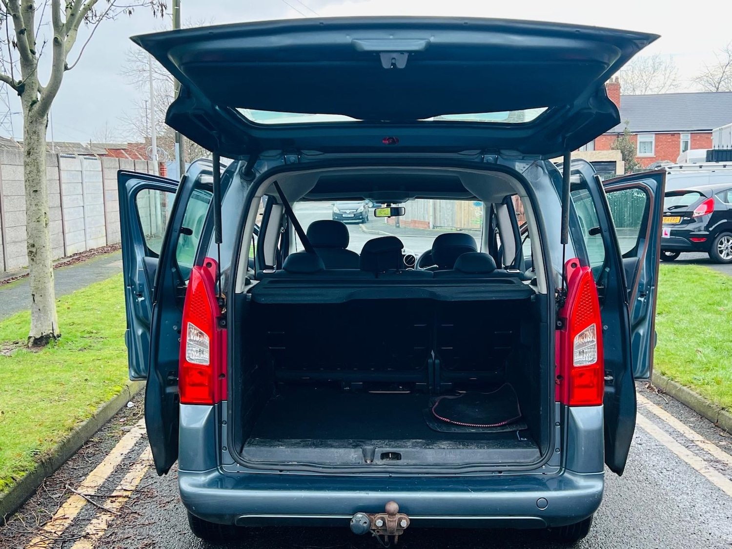 Used Peugeot Partner Tepee 2012 for sale - 77332192: Photo 25