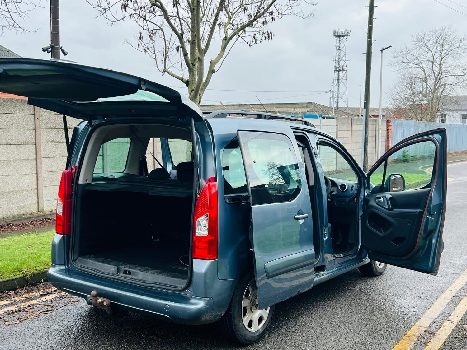 Used Peugeot Partner Tepee 2012 for sale - 77332192: Photo 27