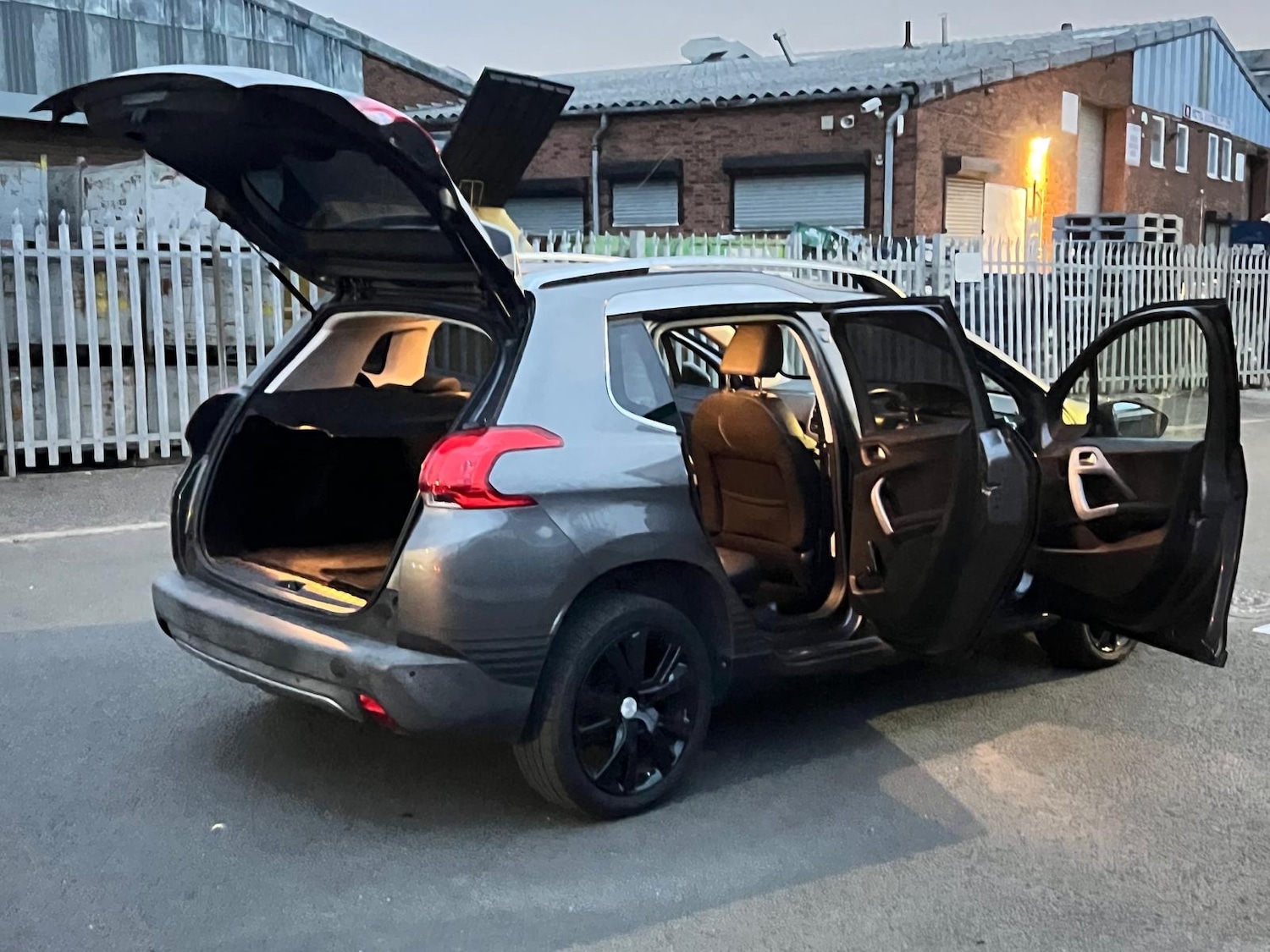 Used Peugeot 2008 2015 for sale - 76176102: Photo 12