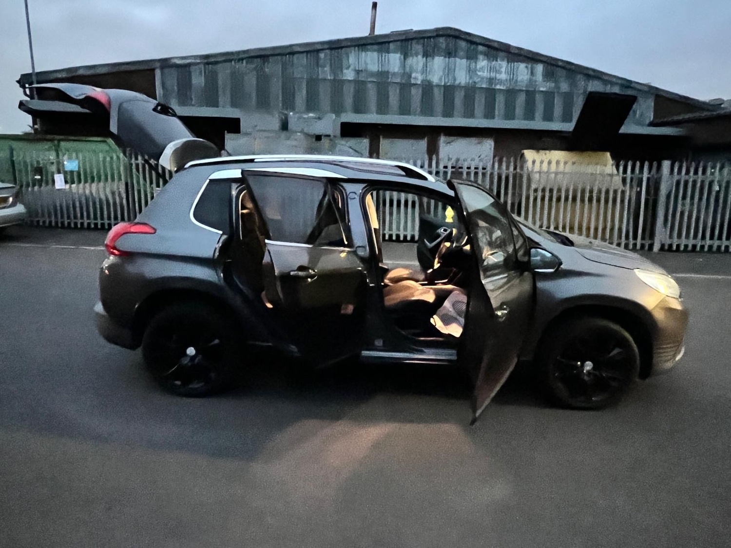 Used Peugeot 2008 2015 for sale - 76176102: Photo 14
