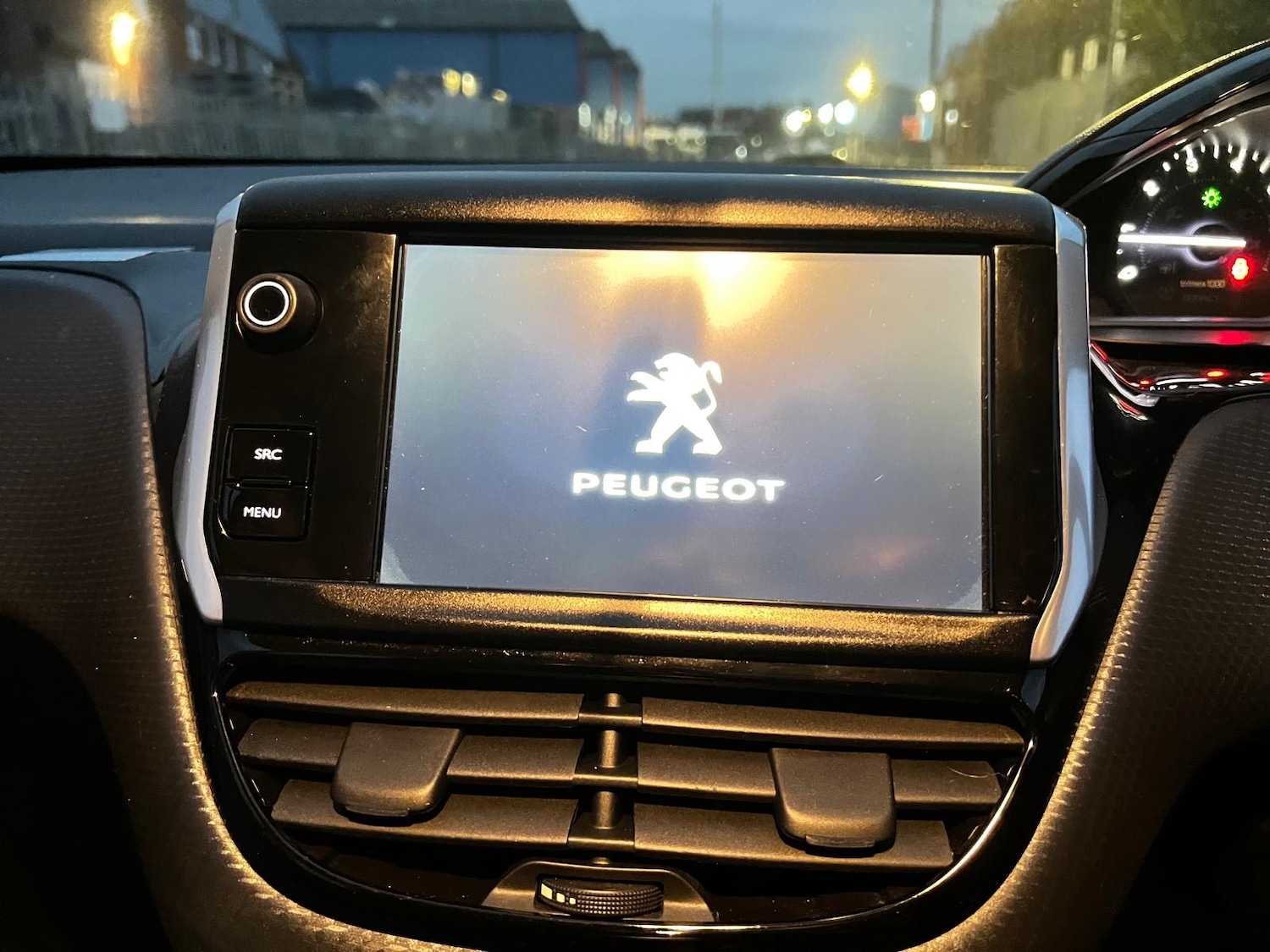Used Peugeot 2008 2015 for sale - 76176102: Photo 23