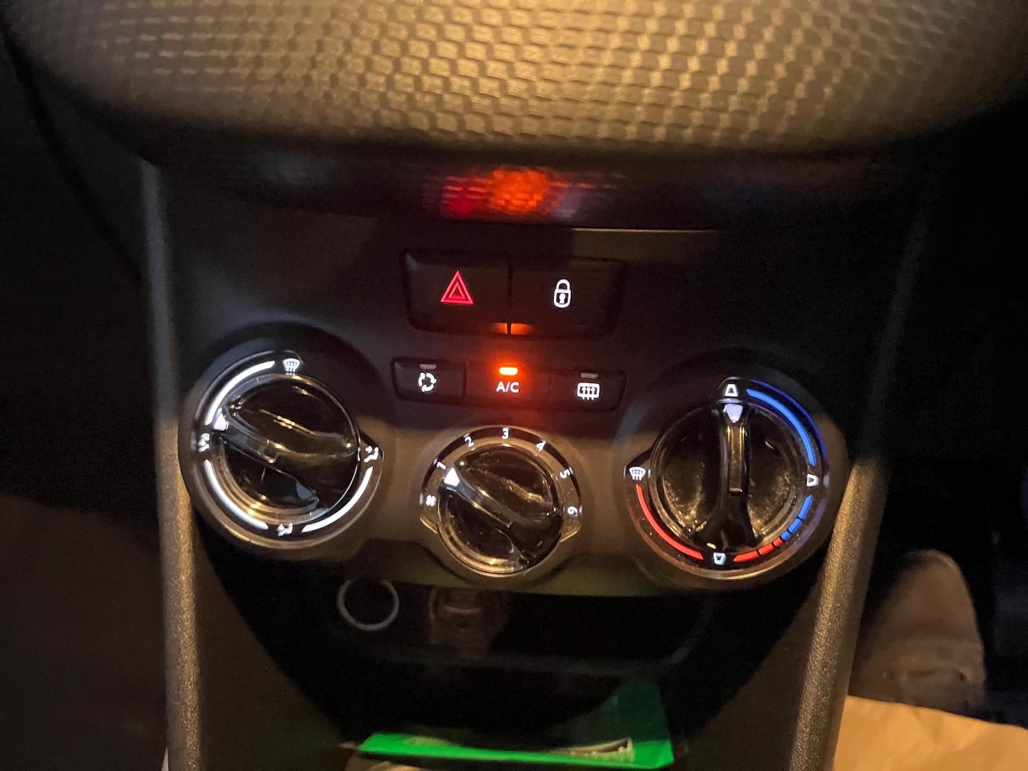 Used Peugeot 2008 2015 for sale - 76176102: Photo 24