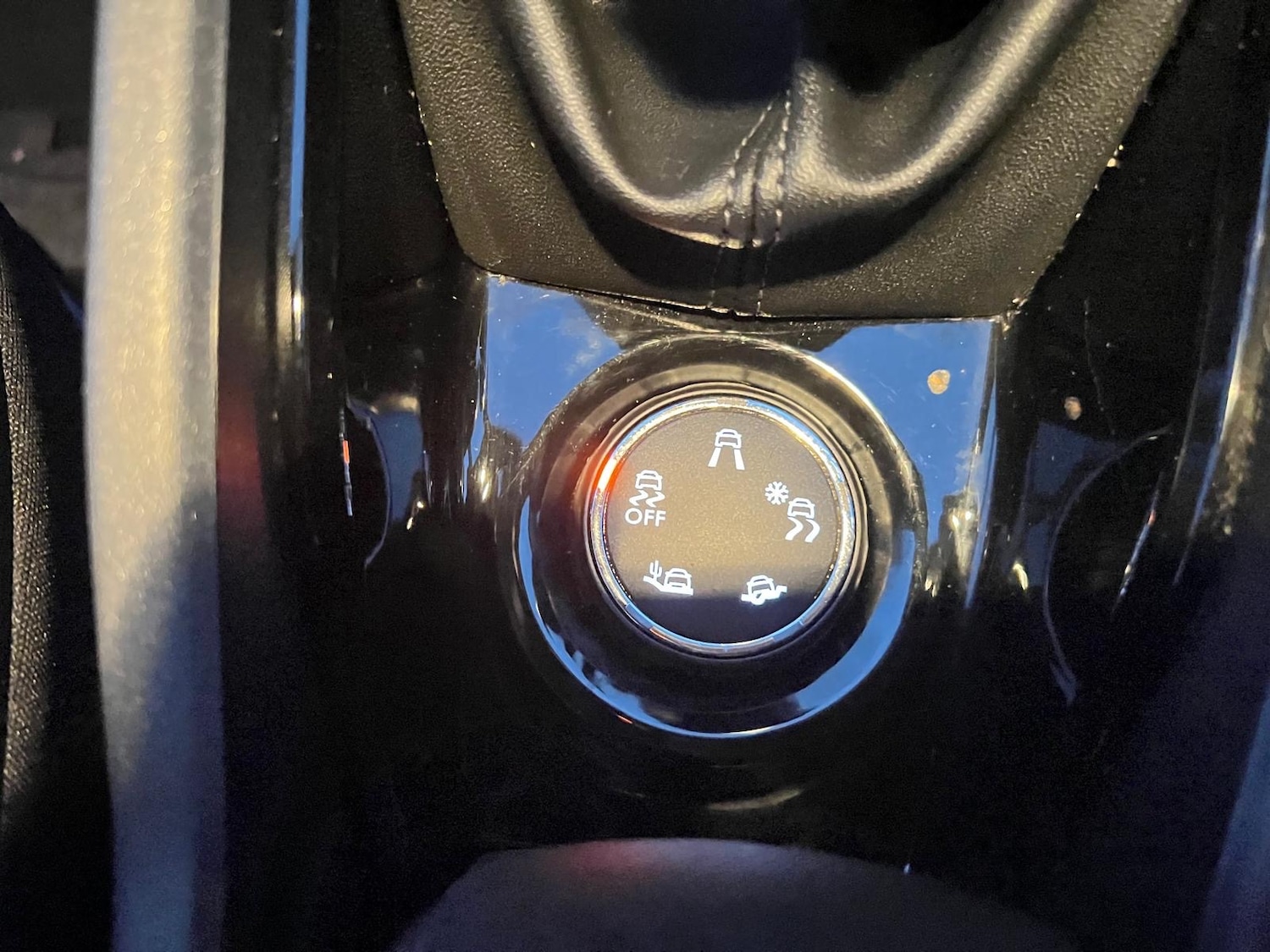 Used Peugeot 2008 2015 for sale - 76176102: Photo 26