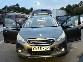 Used Peugeot 2008 2015 for sale - 76176102: Photo