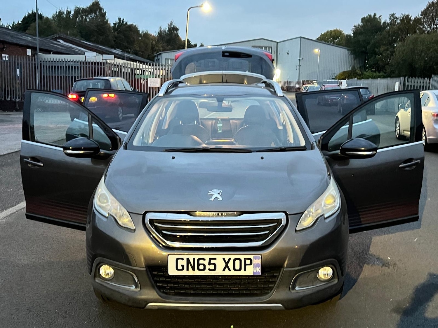 Used Peugeot 2008 2015 for sale - 76176102: Photo 4