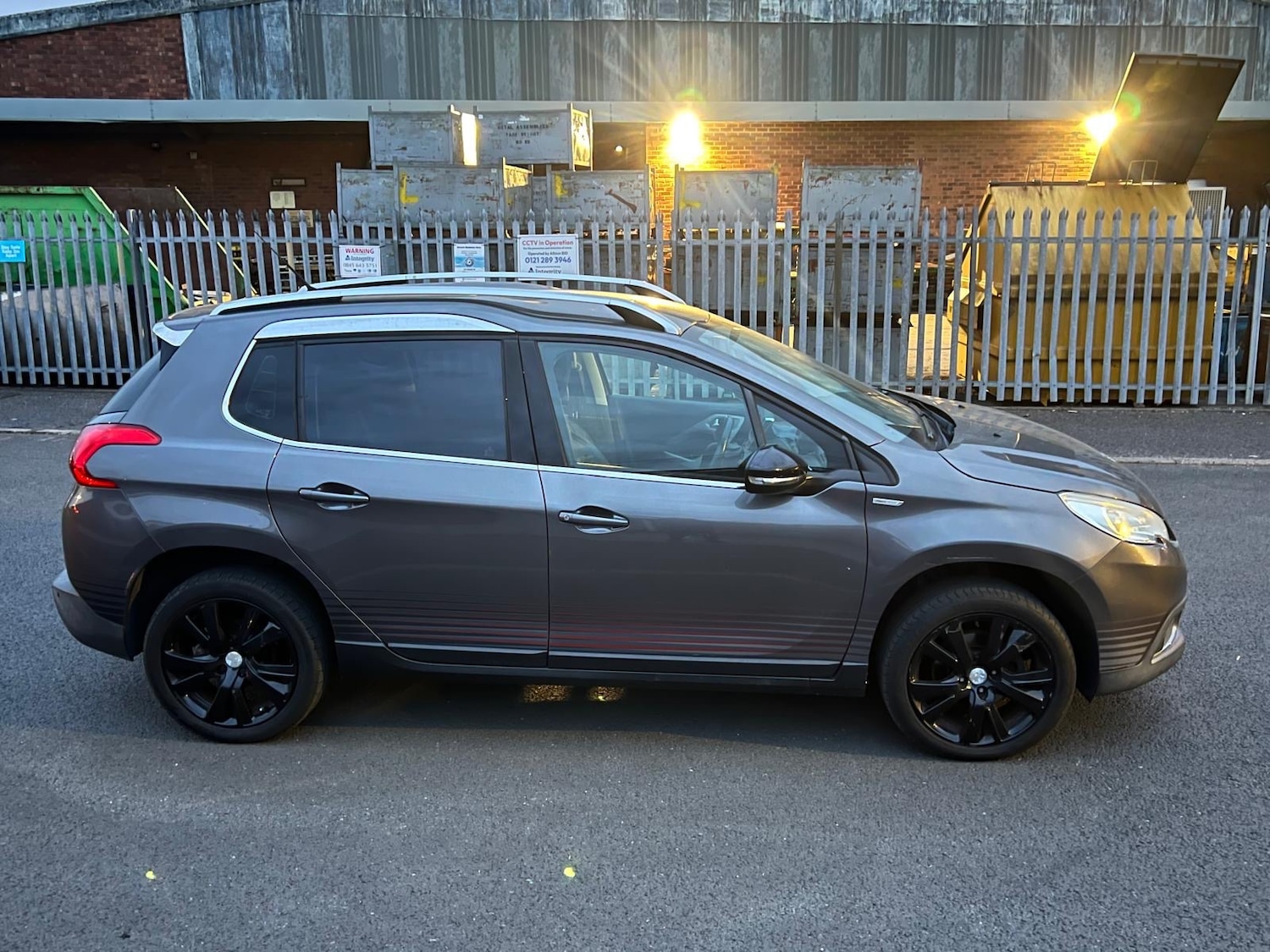 Used Peugeot 2008 2015 for sale - 76176102: Photo 42