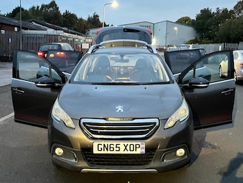 Used Peugeot 2008 2015 for sale - 76176102: Photo