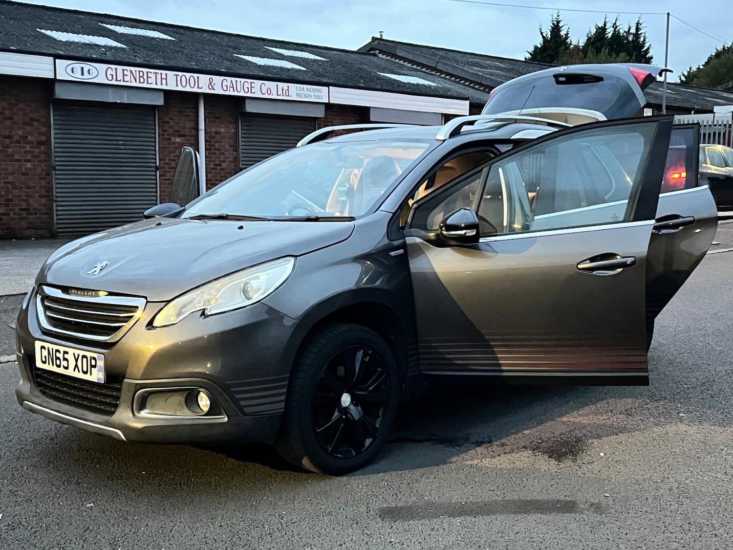Used Peugeot 2008 2015 for sale - 76176102: Photo 5