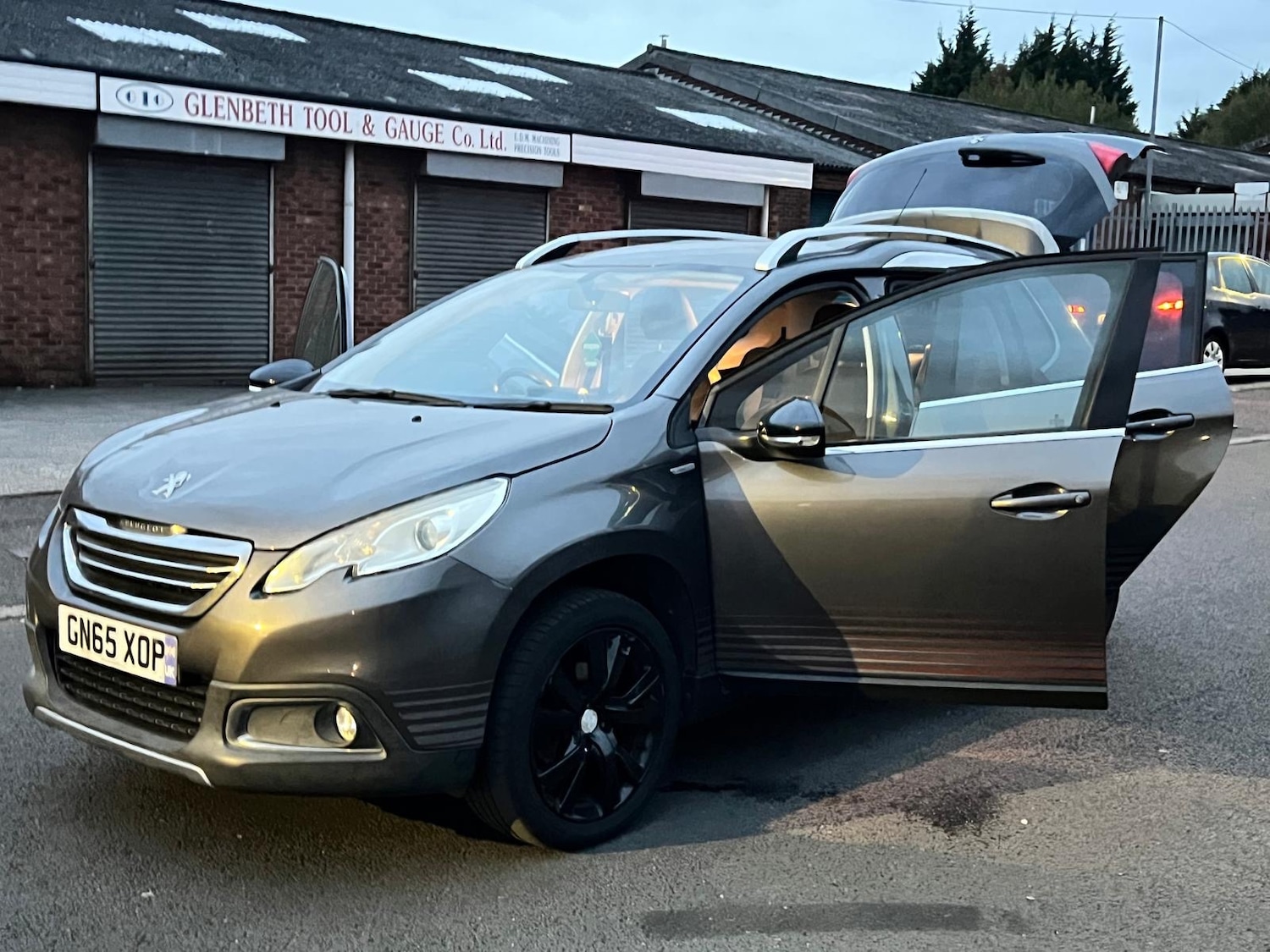 Used Peugeot 2008 2015 for sale - 76176102: Photo 6