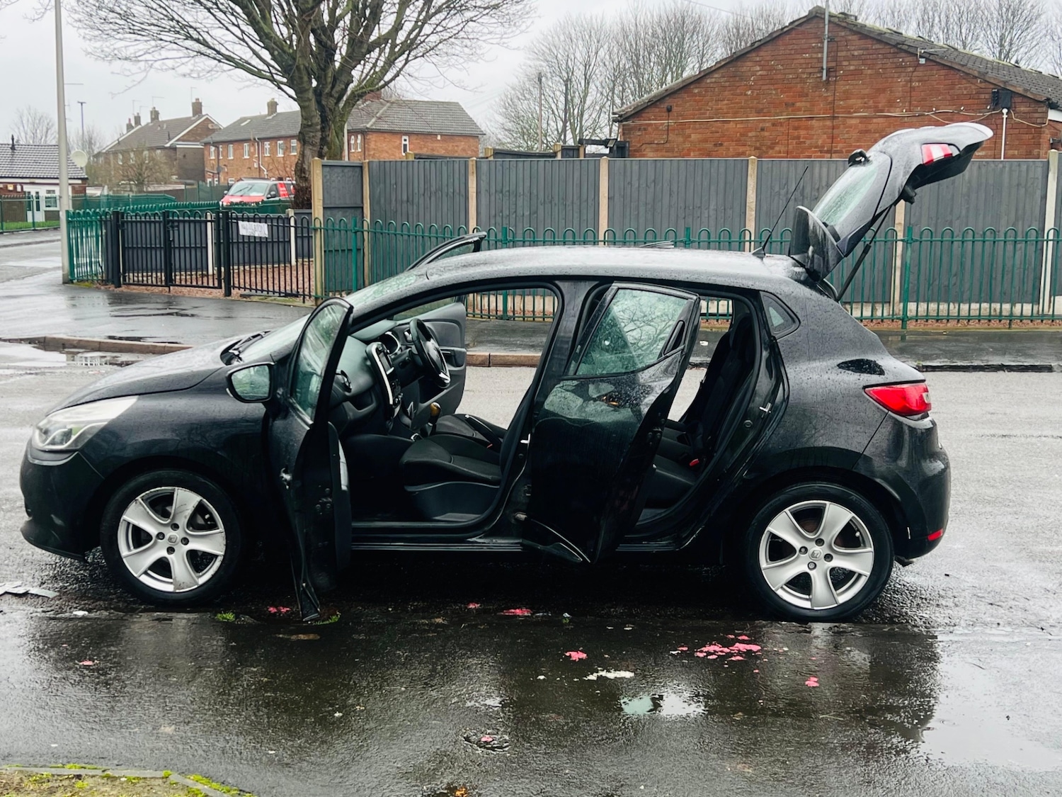 Used Renault Clio 2015 for sale - 77532153: Photo 11