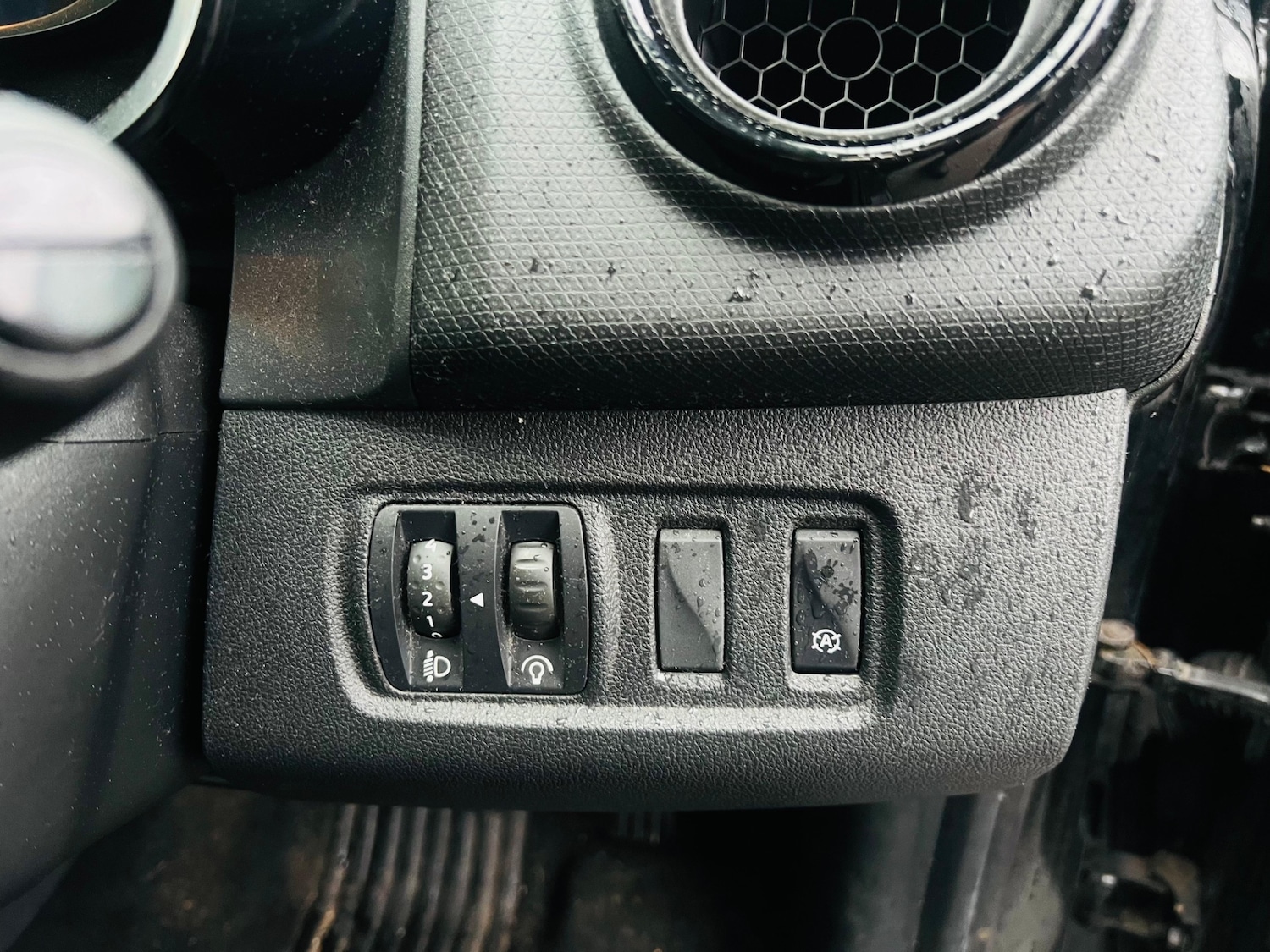 Used Renault Clio 2015 for sale - 77532153: Photo 15