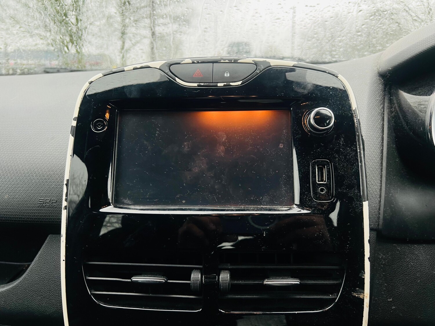 Used Renault Clio 2015 for sale - 77532153: Photo 21