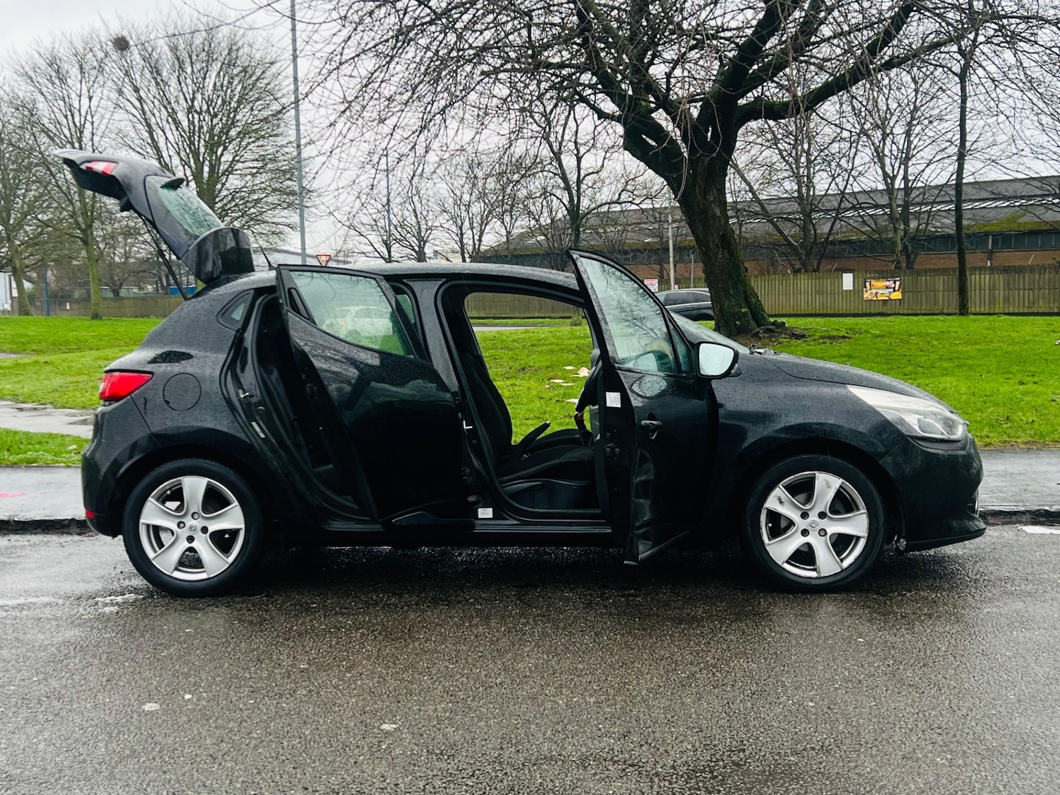 Used Renault Clio 2015 for sale - 77532153: Photo 3