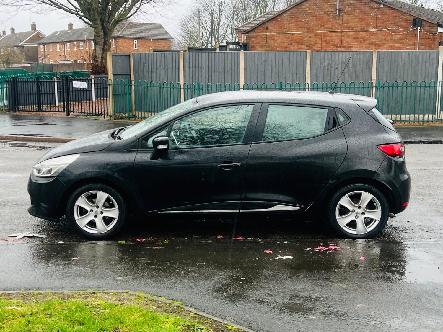 Used Renault Clio 2015 for sale - 77532153: Photo 37