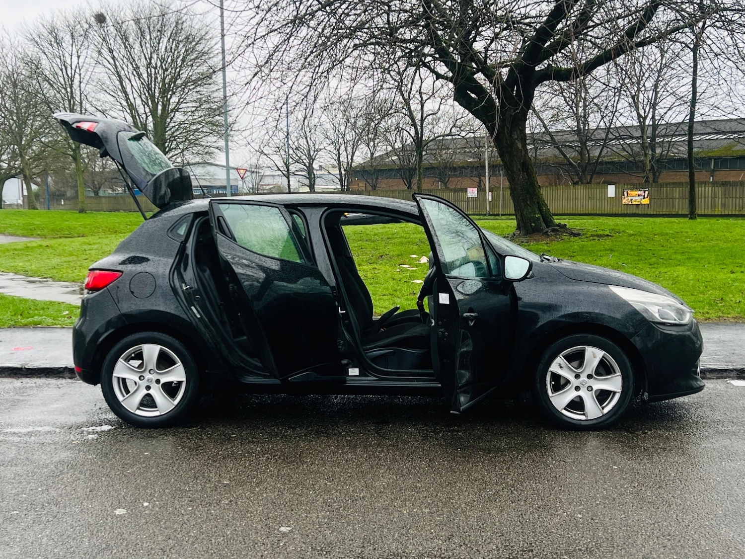 Used Renault Clio 2015 for sale - 77532153: Photo 4