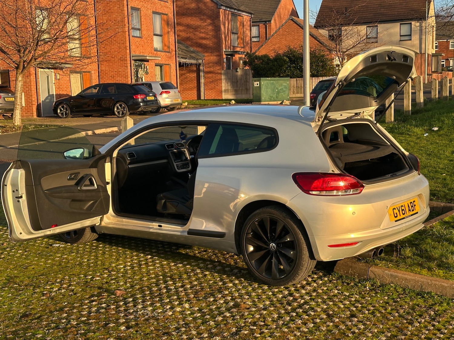 Used Volkswagen Scirocco 2011 for sale - 77067514: Photo 16