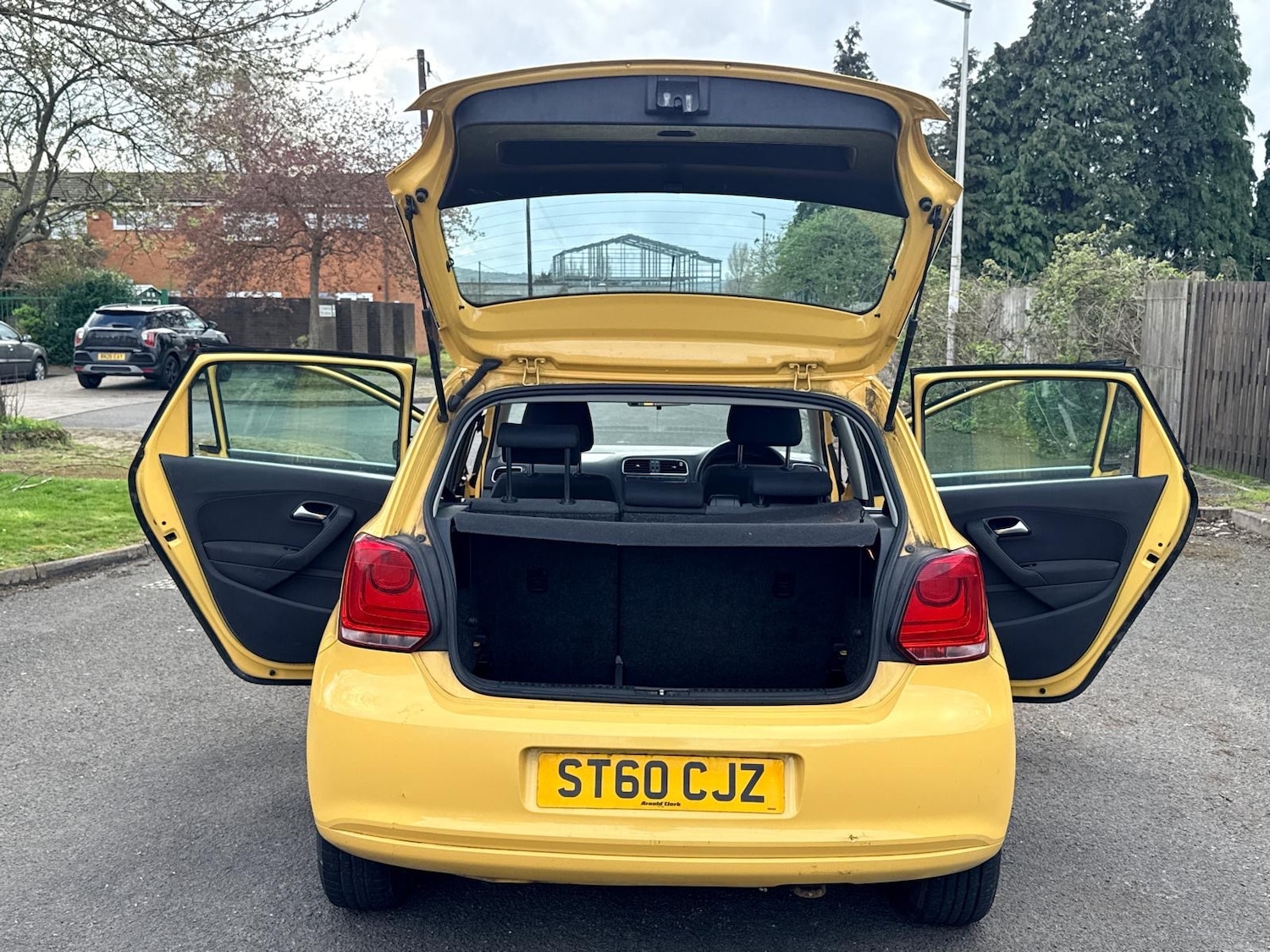 Used Volkswagen Polo 2010 for sale - 78133868: Photo 11