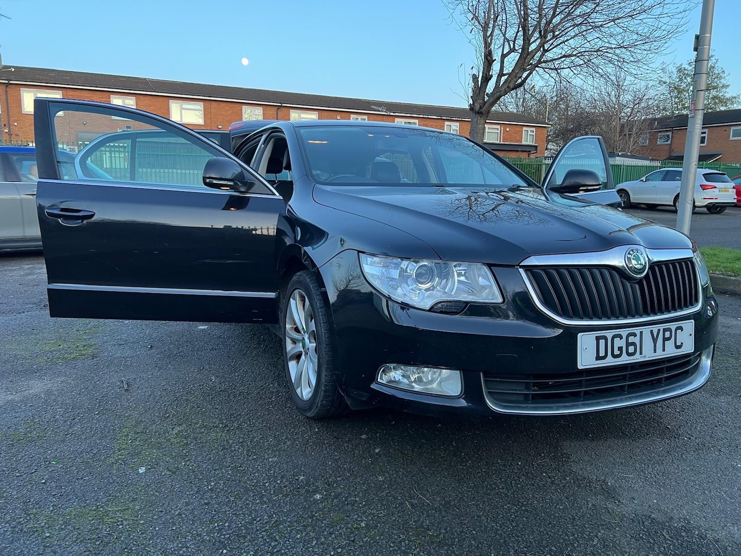 Used Skoda Superb 2011 for sale - 76799612: Photo 44