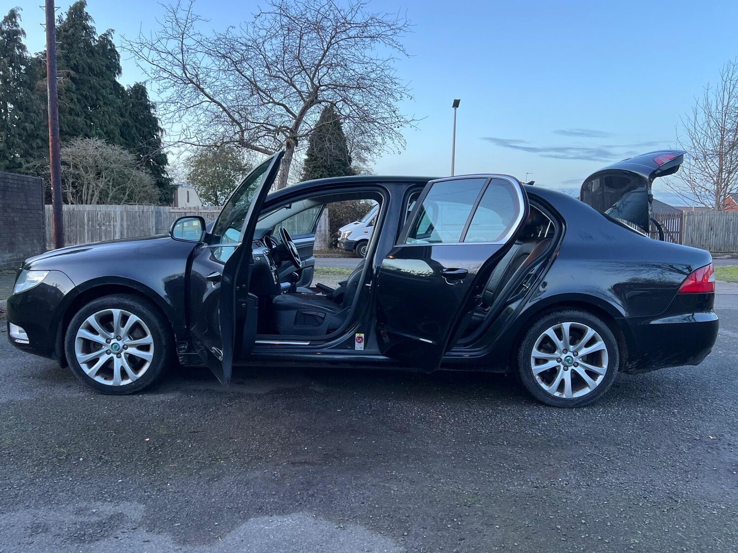 Used Skoda Superb 2011 for sale - 76799612: Photo 48