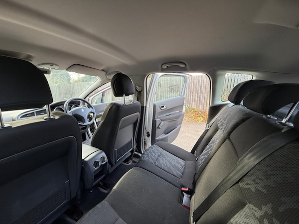 Used Peugeot 3008 2010 for sale - 76176002: Photo 18