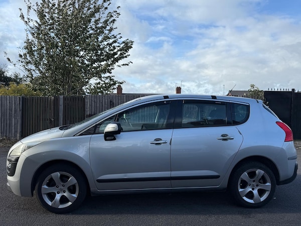 Used Peugeot 3008 2010 for sale - 76176002: Photo 4
