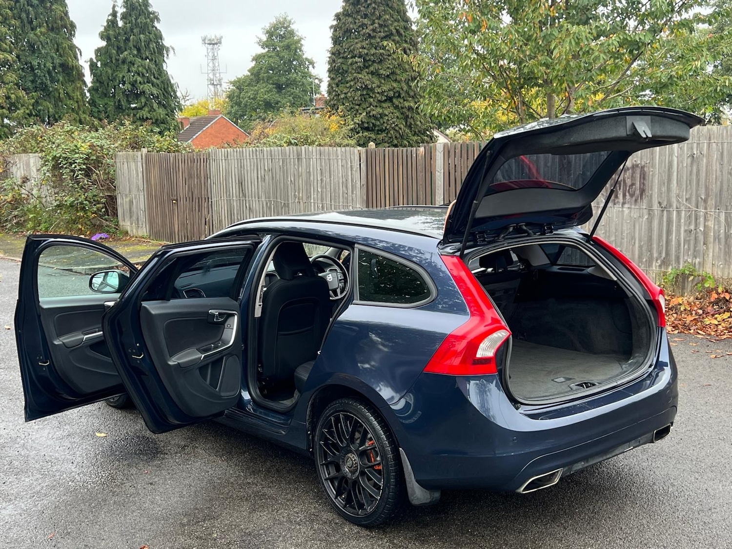 Used Volvo V60 2014 for sale - 76318259: Photo 15