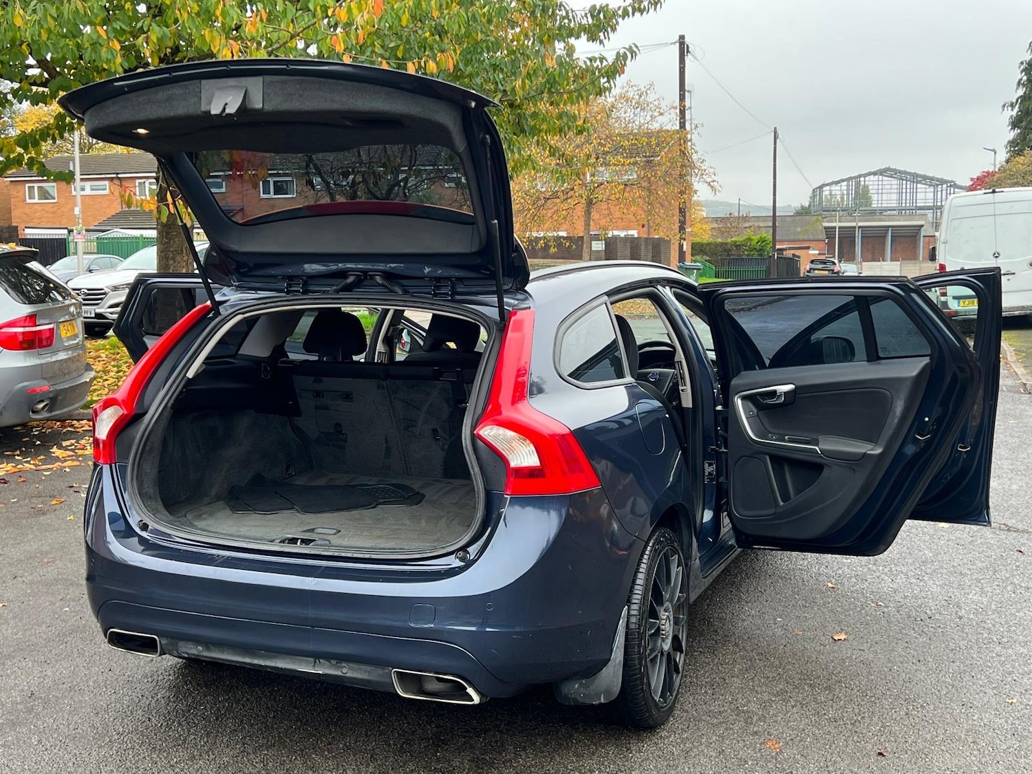 Used Volvo V60 2014 for sale - 76318259: Photo 18