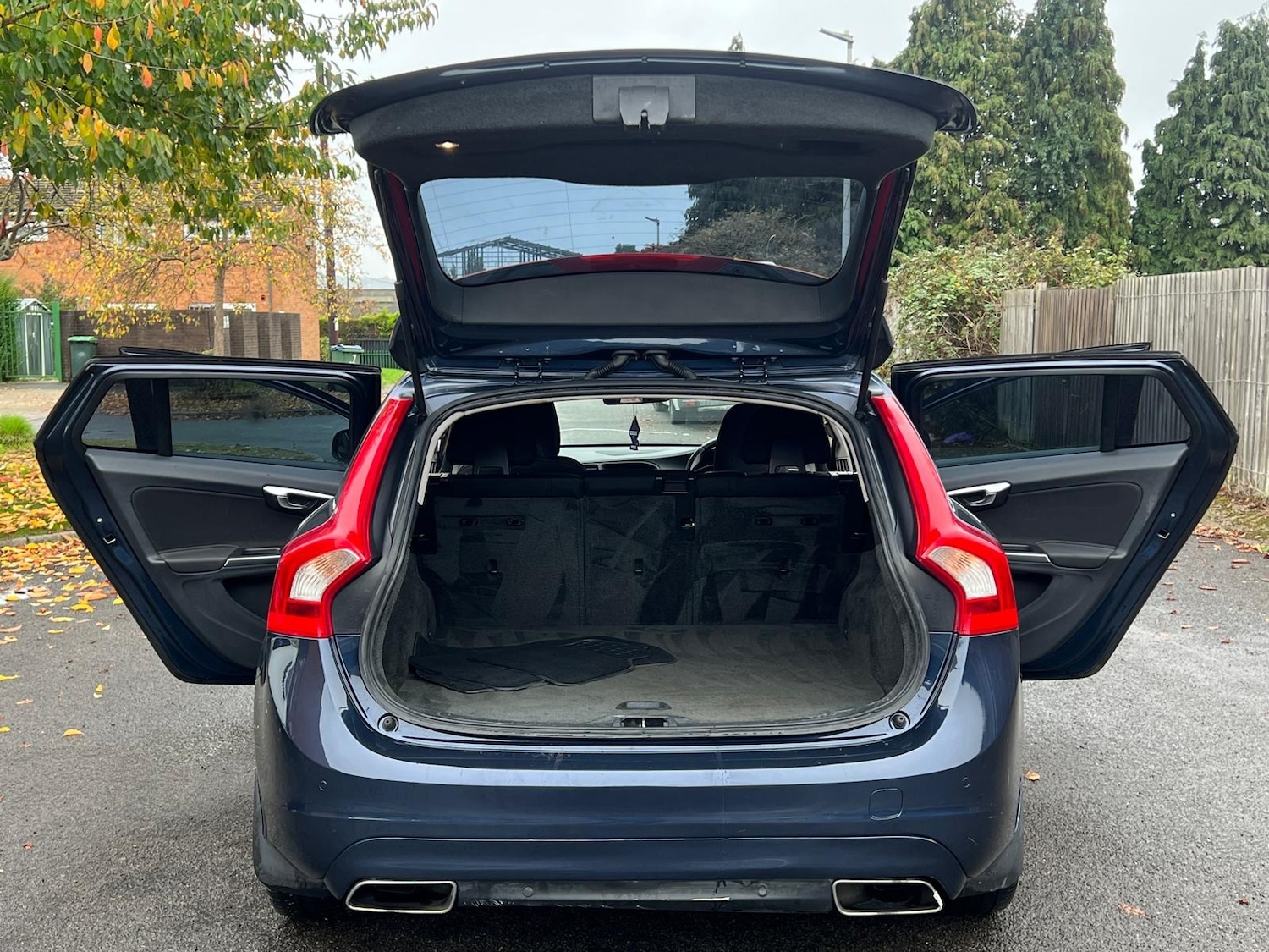 Used Volvo V60 2014 for sale - 76318259: Photo 25
