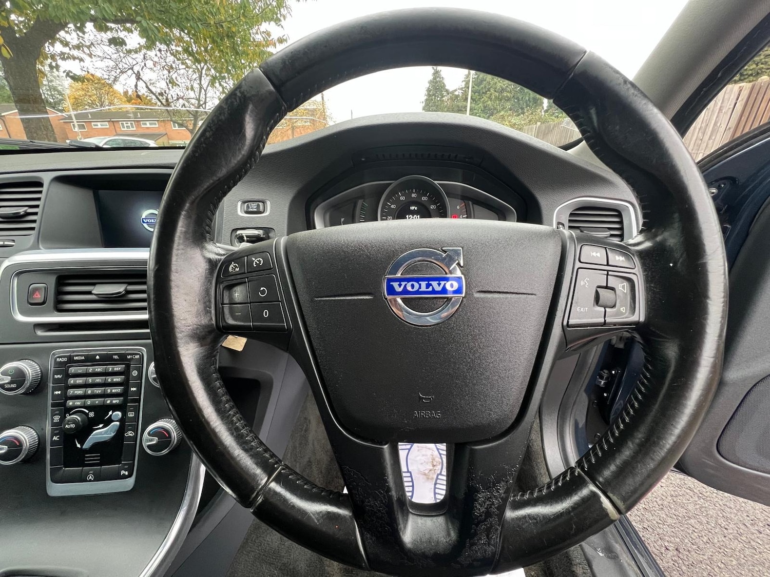 Used Volvo V60 2014 for sale - 76318259: Photo 35