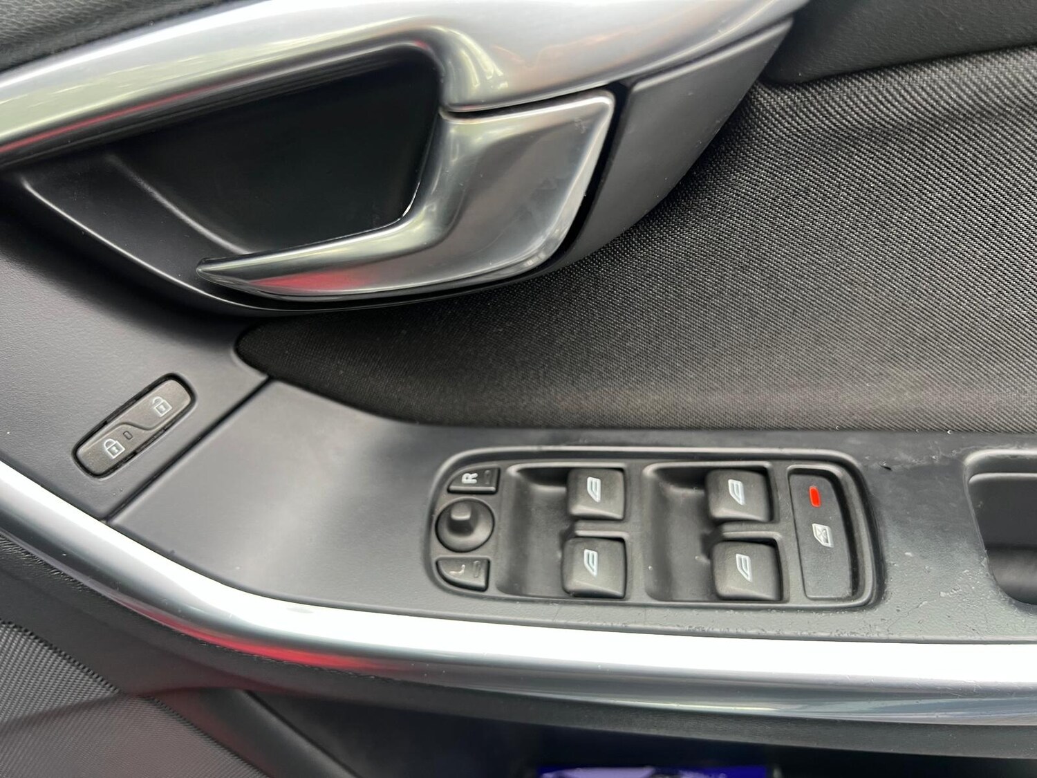 Used Volvo V60 2014 for sale - 76318259: Photo 40