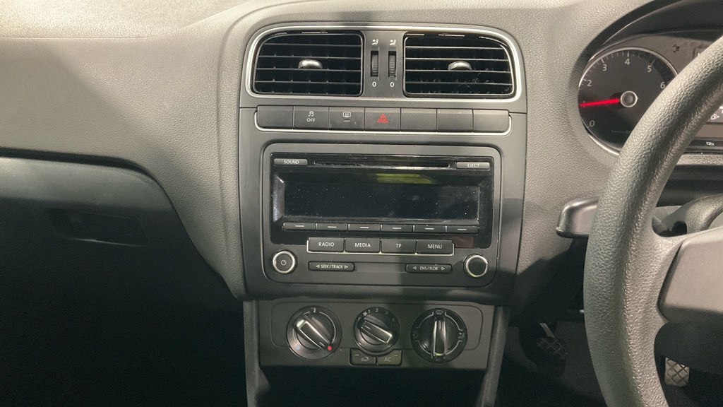 Used Volkswagen Polo 2012 for sale - 77157252: Photo 11