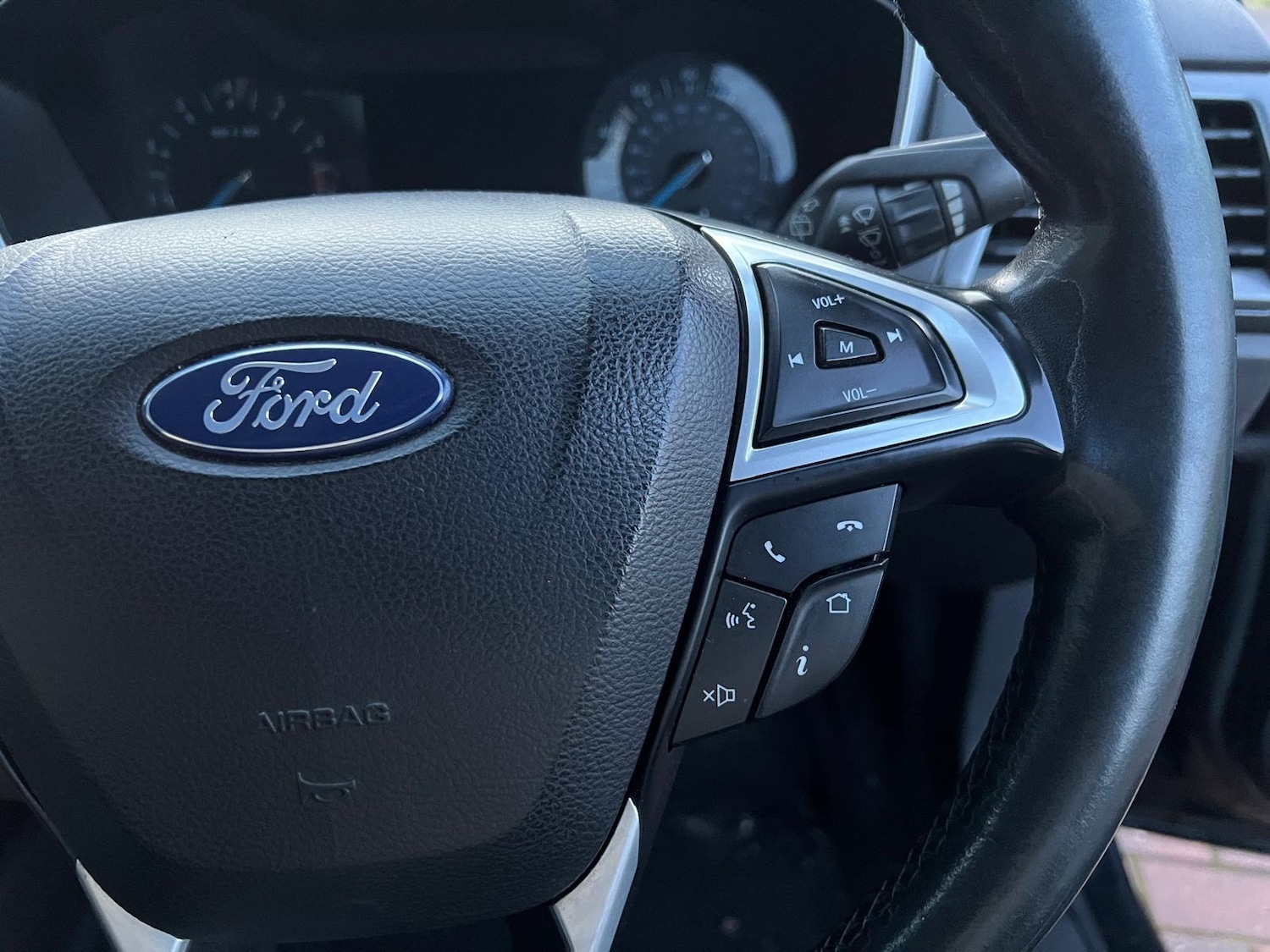 Used Ford Mondeo 2016 for sale - 76802521: Photo 32