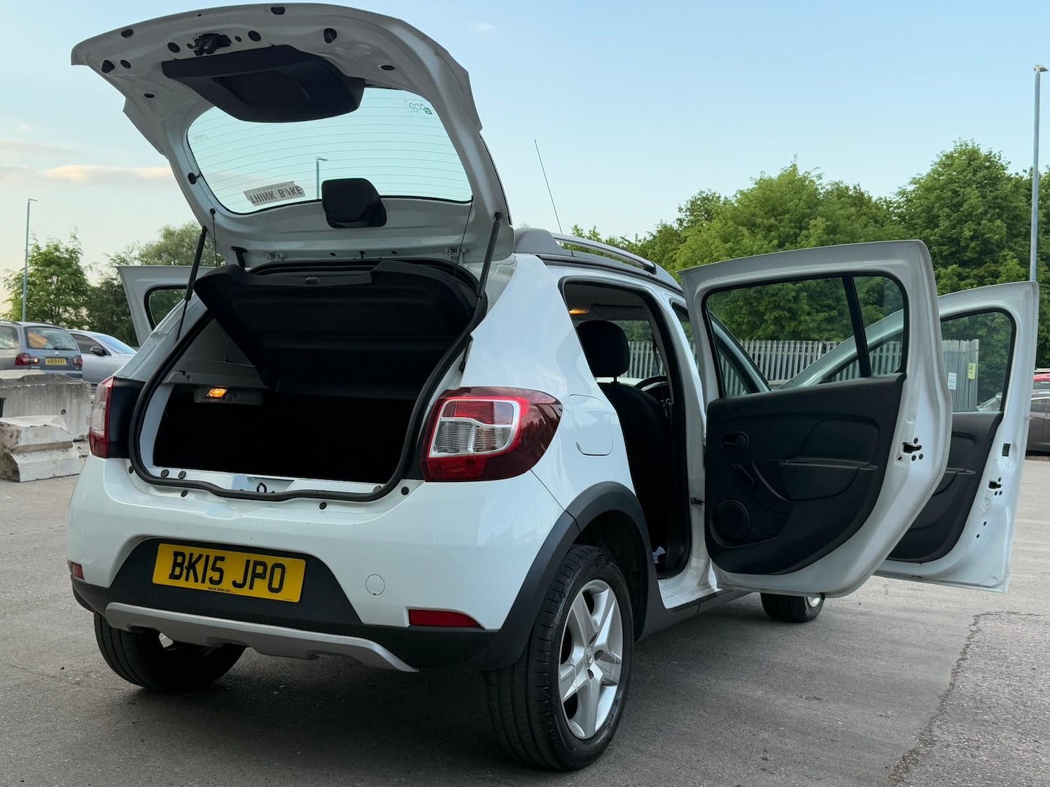 Used Dacia Sandero Stepway 2015 for sale - 77422877: Photo 12