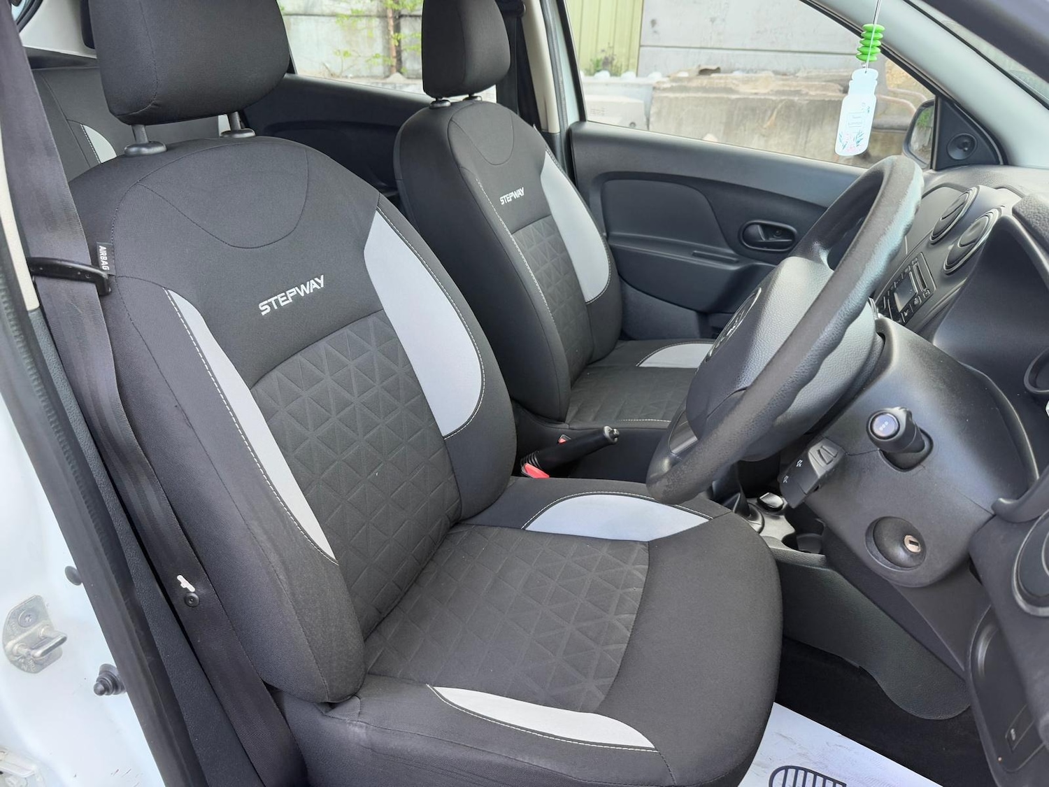 Used Dacia Sandero Stepway 2015 for sale - 77422877: Photo 18