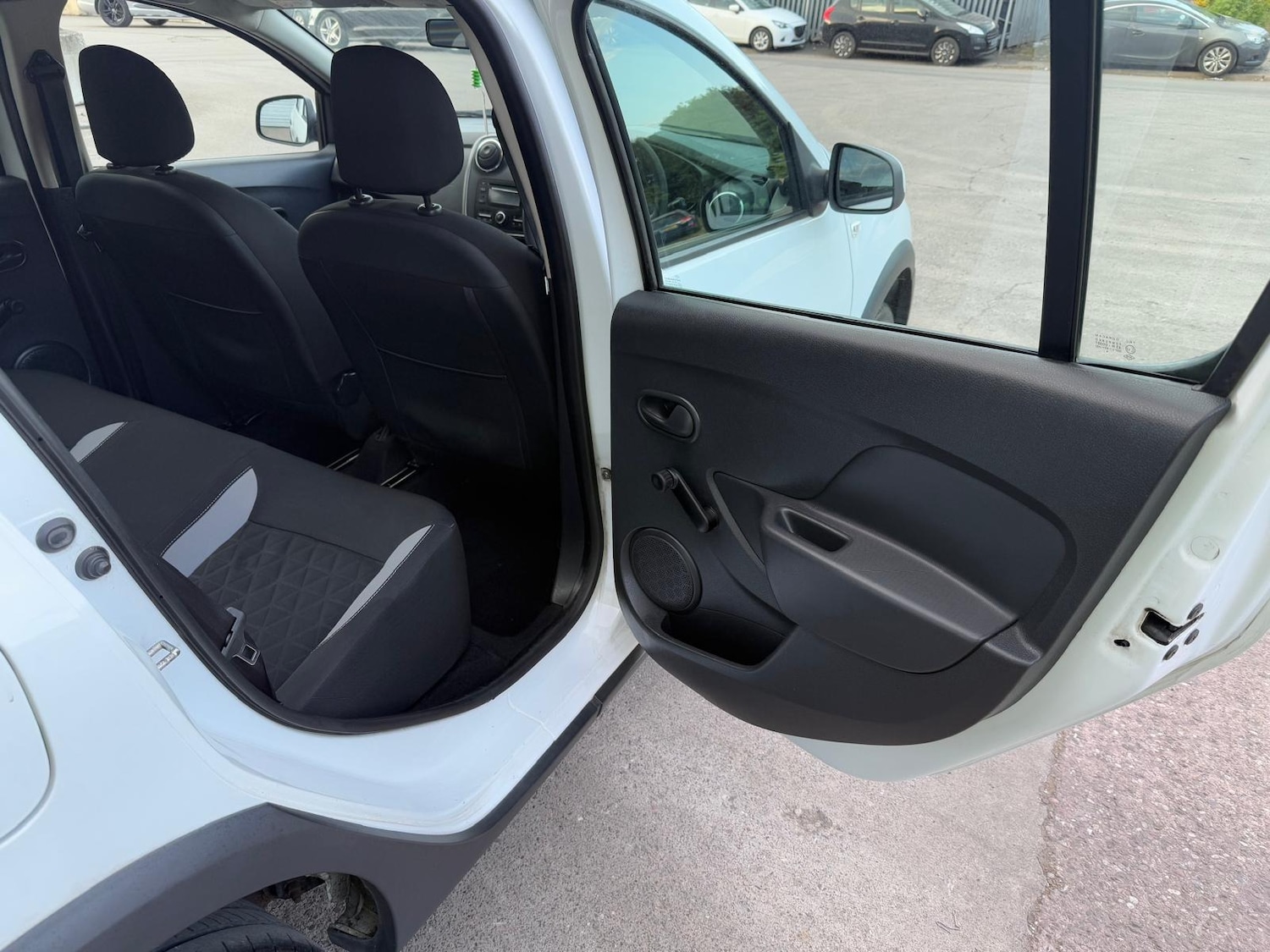 Used Dacia Sandero Stepway 2015 for sale - 77422877: Photo 21