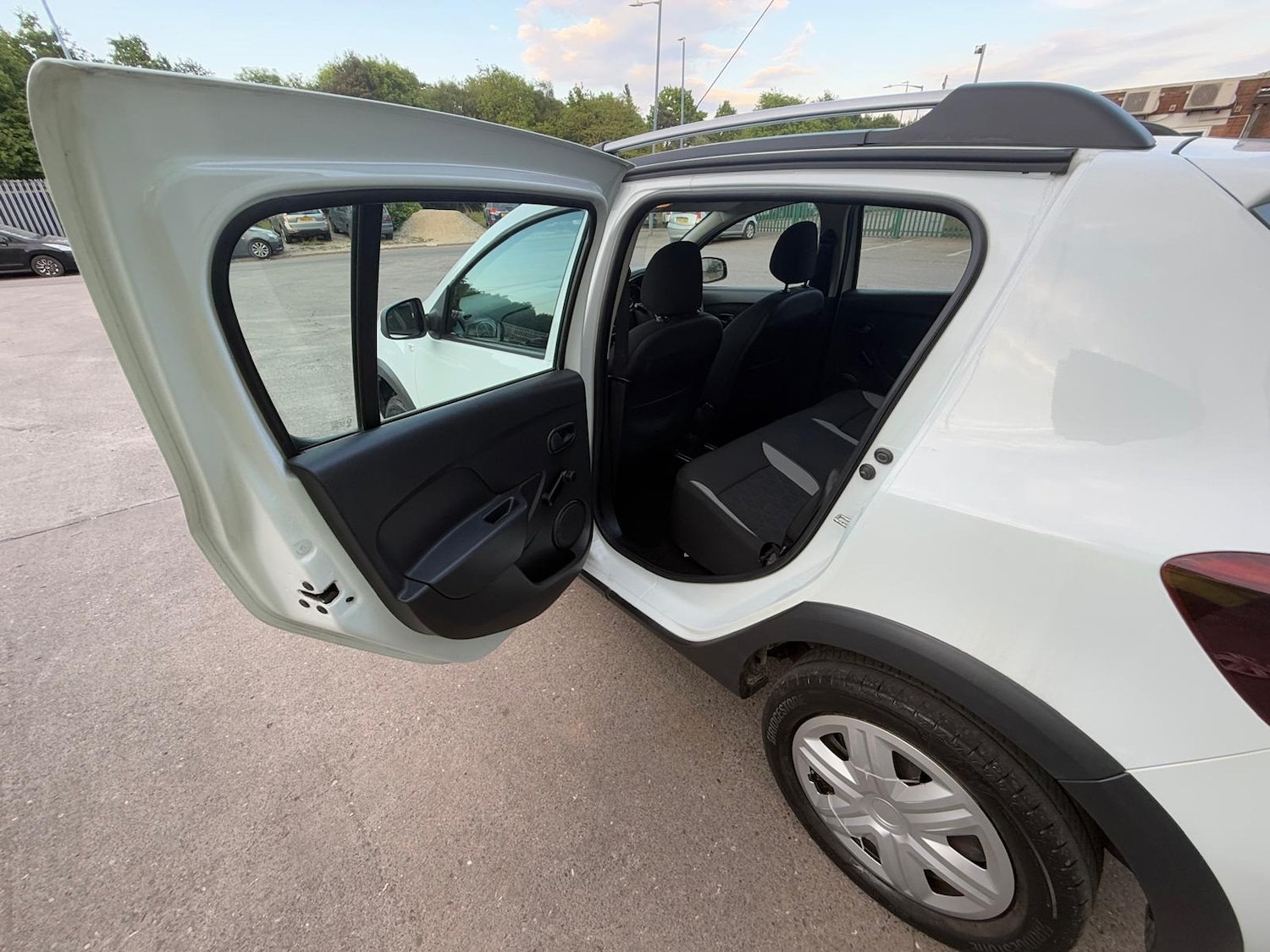 Used Dacia Sandero Stepway 2015 for sale - 77422877: Photo 28