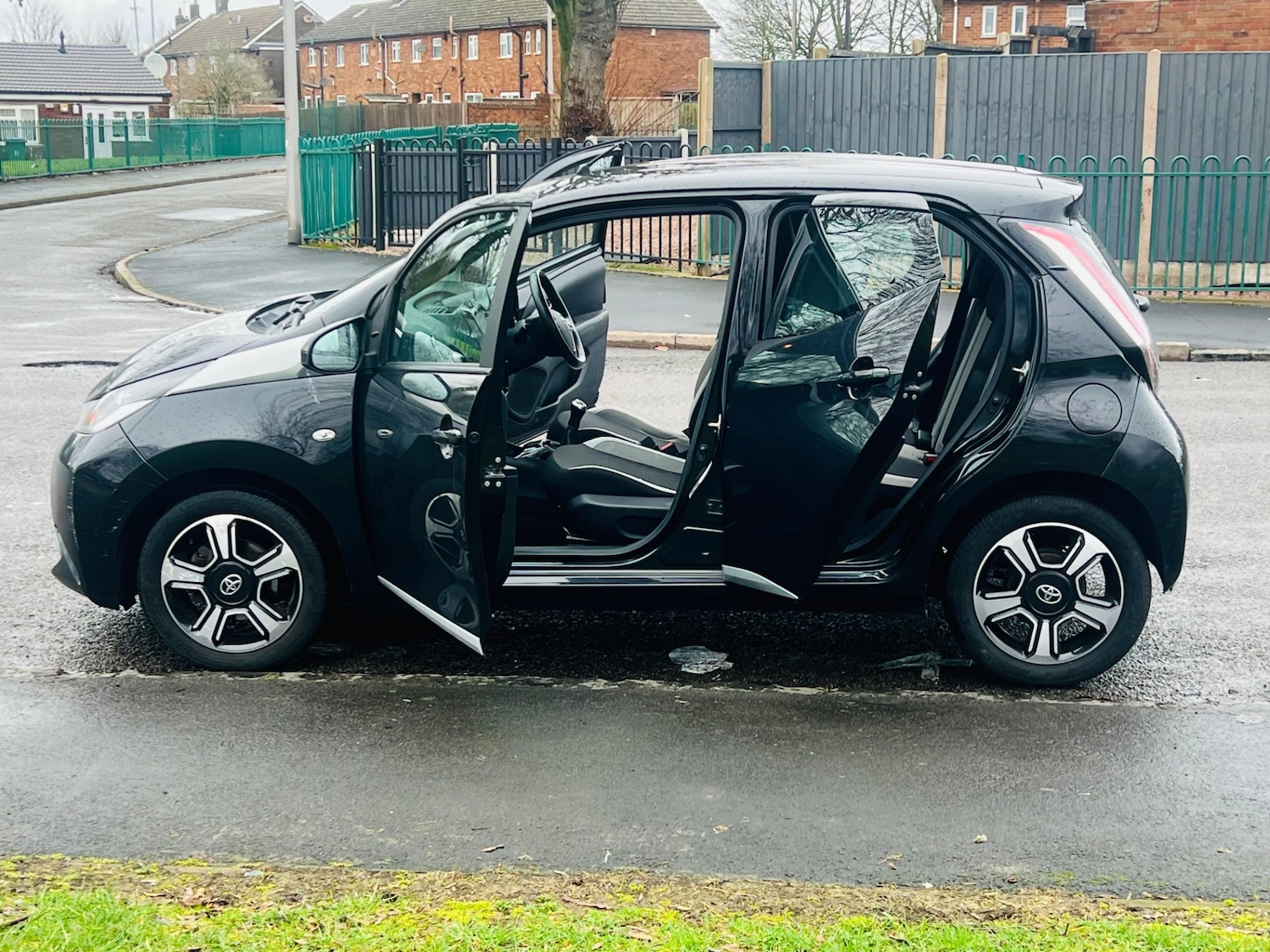 Used Toyota AYGO 2015 for sale - 77457156: Photo 25