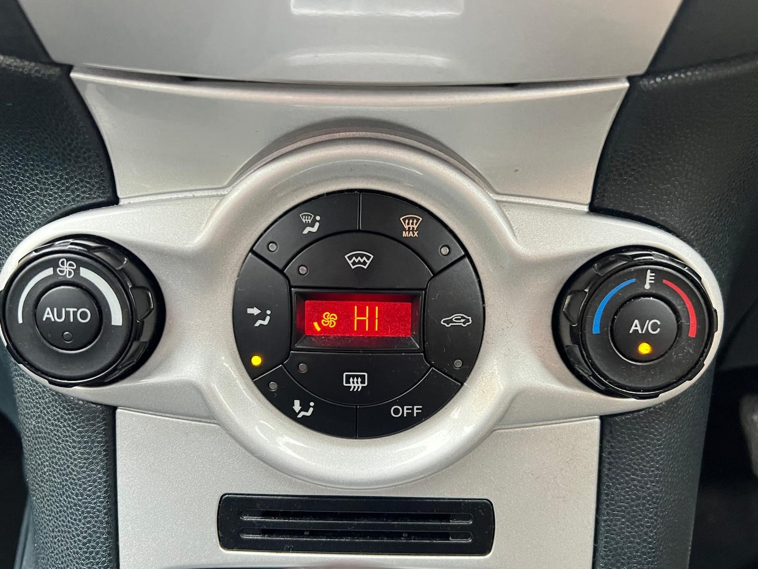 Used Ford Fiesta 2011 for sale - 77067491: Photo 43