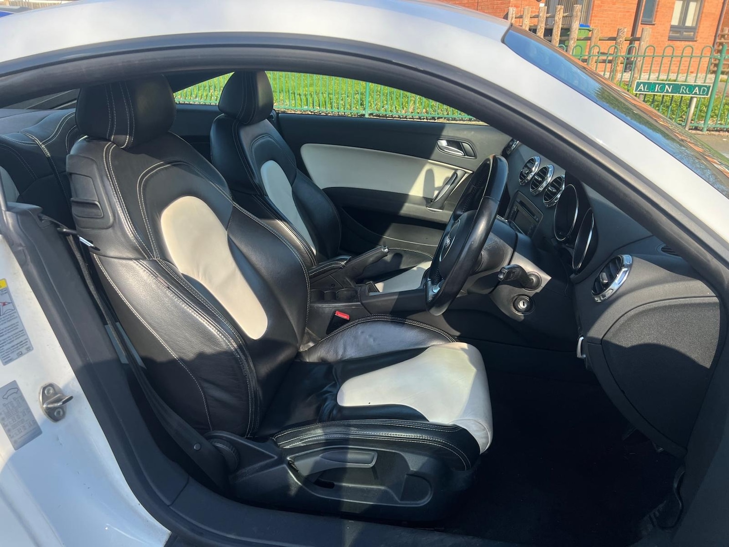 Used Audi TT 2011 for sale - 77942171: Photo 21