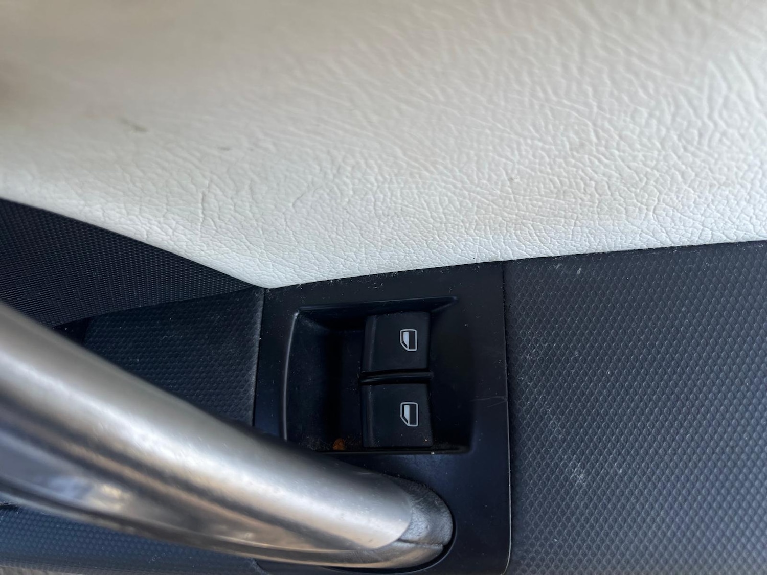 Used Audi TT 2011 for sale - 77942171: Photo 25