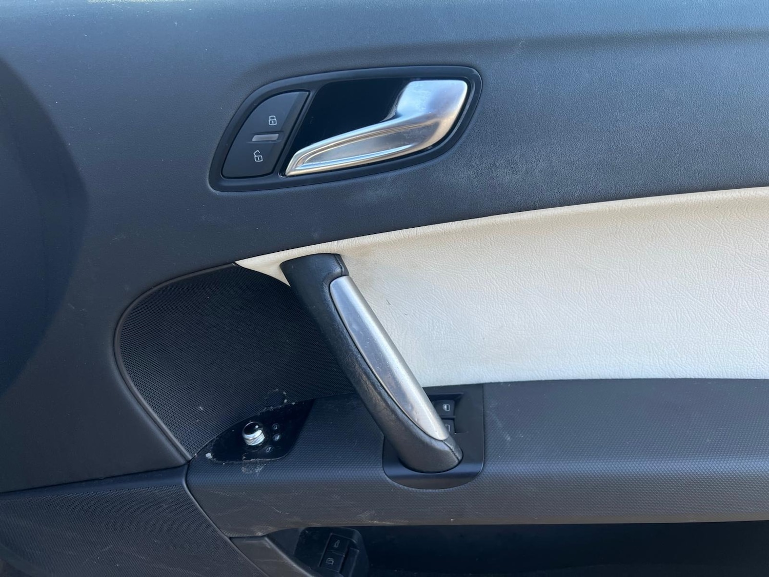 Used Audi TT 2011 for sale - 77942171: Photo 27